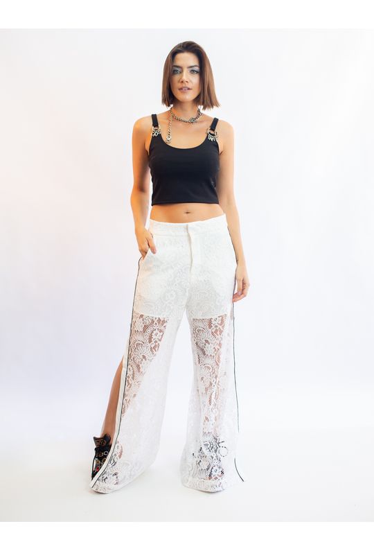 calça com renda na lateral